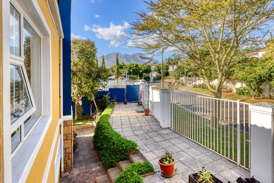 6 Bedroom Property for Sale in Olive Grove Western Cape